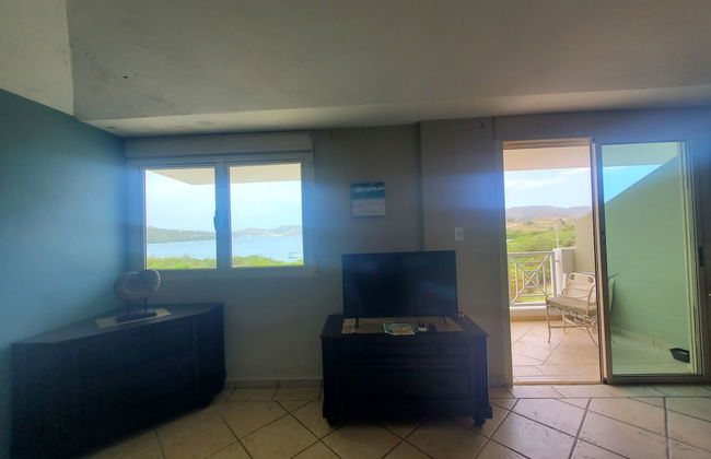 EliMar Bay View Apt - Photo 8