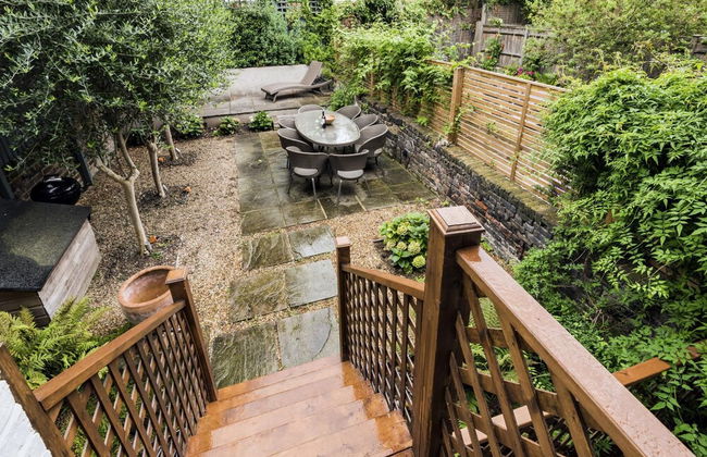 Chic Wandsworth Home With Patio - Photo 35