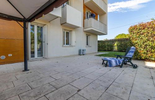 Airport Marco Polo -free park- - Photo 15