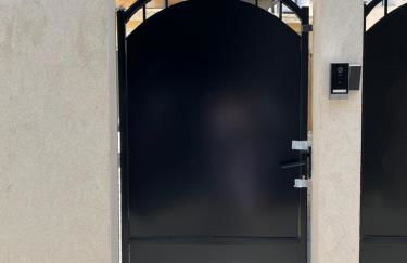 Suite en dépendance avec terrasse et entrée privée Marseille - Photo 12