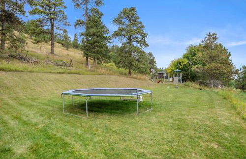Black Hills Getaway with Hot Tub & Game Room for 18 - Foto 58
