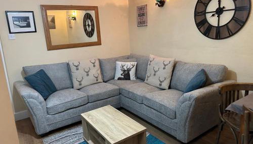 Llanidloes Townhouse-pet-friendly-sleeps 7-Mid Wales - Foto 3