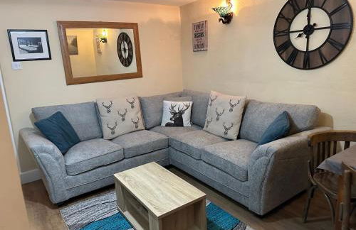 Llanidloes Townhouse-pet-friendly-sleeps 7-Mid Wales - Foto 3