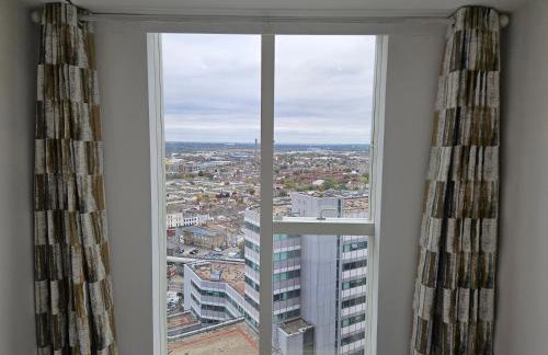 Stylish 1BDR Flat with 24hr Concierge East Croydon - Foto 34