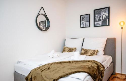 Artful Apartment - Photo 7