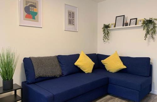 Spacious and central 4-bedroom house with parking - Foto 17