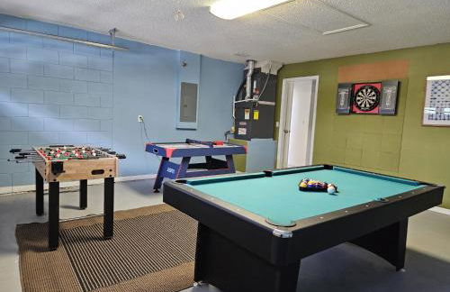 Stunning 4-bedroom Villa w/ Pool - Close to Disney Parks and Gulf Courses! - Photo 49