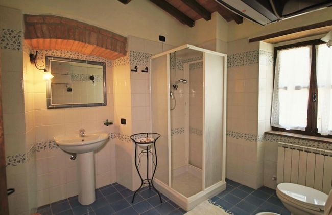 Apartment in Todi With Pool & History - Photo 25