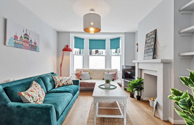 Hove Actually House - 4 Bedrooms - Garden - Photo 8