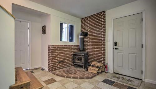 Mountain Town Adventures Home with Fire Pit! - Photo 5