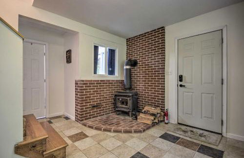 Mountain Town Adventures Home with Fire Pit! - Photo 5