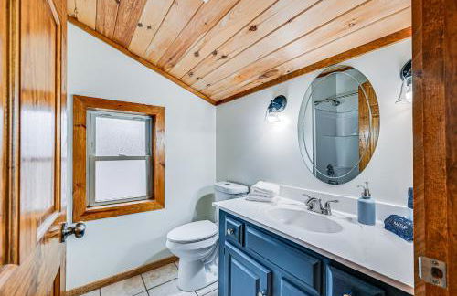 Private Hot Tub, Arcade Game Bee Spring Cabin - Foto 12