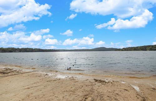 Pocono Lake Escape, includes Golf Cart, Firepit - Foto 68