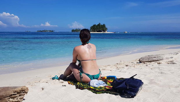 Relaxing on the beaches of the San Blas archipelago