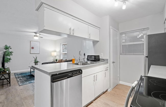 Stylish 1BR Near UT Highland Evonify - Photo 13