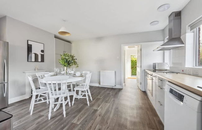 Fern House - Cosy 3 Bedroom House With Garden - Photo 13