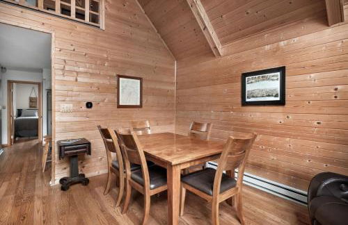 Loft Wood Stove Fire Pit Grill & Deck on Creek - Foto 14