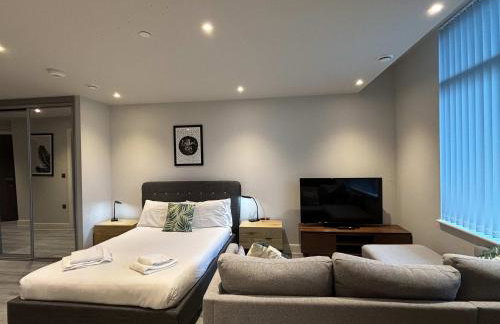 Modern Studio in Bracknell with free Parking - Photo 10