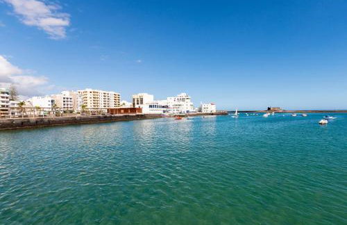 Fee4Me: First Line Luxury Apartment - Photo 19