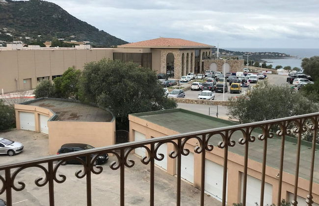 Apartment With sea View and Pool - Photo 27