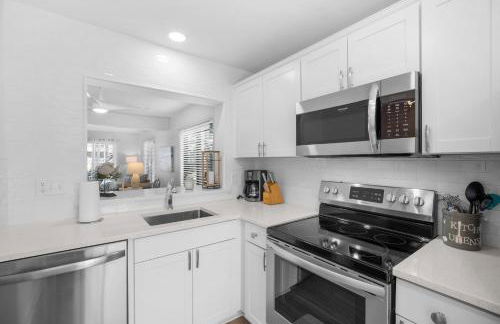 Newly Listed - One bedroom condo on Harbor Island - Foto 6