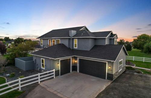 Private Oasis On 2 Acres with Indoor Pool and Theater - Foto 49