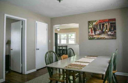 Paradise By The Park - 3 bd and 1 ba Family Getaway - Photo 13