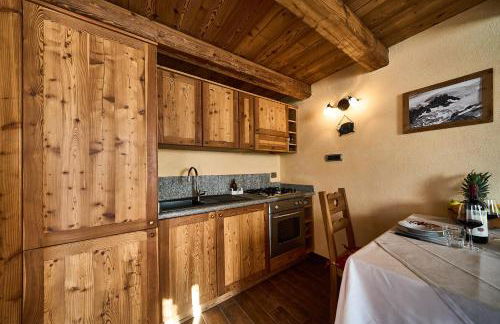 MCX Vacation Rental - MAISON LOZ duplex in typical village in Valtournenche with modern comforts just 2 minutes from the cable cars! - Foto 11