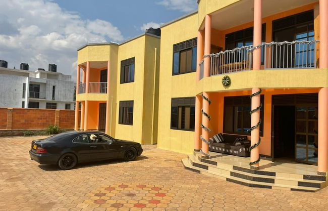 The Mugabi's Spacious Private Room - Foto 37