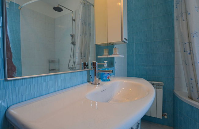 Radovani Peaceful and Serene Apartment With Terrace - Foto 29