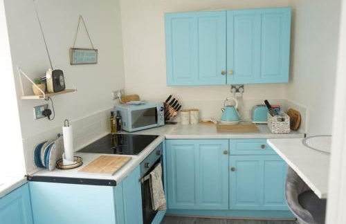 Cozy 1 Bed Retreat - Amlwch - Photo 4