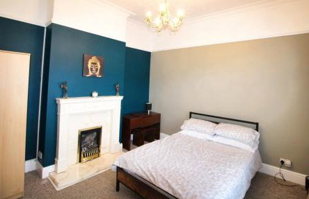 Large Bungalow - Sleeps 8 - 3 Large Beds - 2 Bathrooms - Off Street Parking - Pets Welcome - Very Large Enclosed Gardens - Fast Wifi - Foto 3