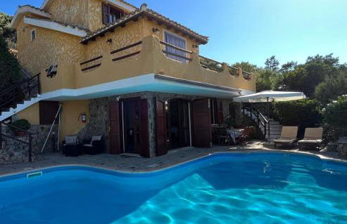 VILLA VITTORIA with LARGE PRIVATE HEATED SWIMMING POOL COMPLETE with HIDROMASSAGE FOR EXCLUSIVE USE , SEA and BEACH VIEW, 150 METERS FROM THE BEACH, POOL SURFACE 60 mq, POOL DEPTH 140 cm , FREE PARKING AND WIFI - Foto 19