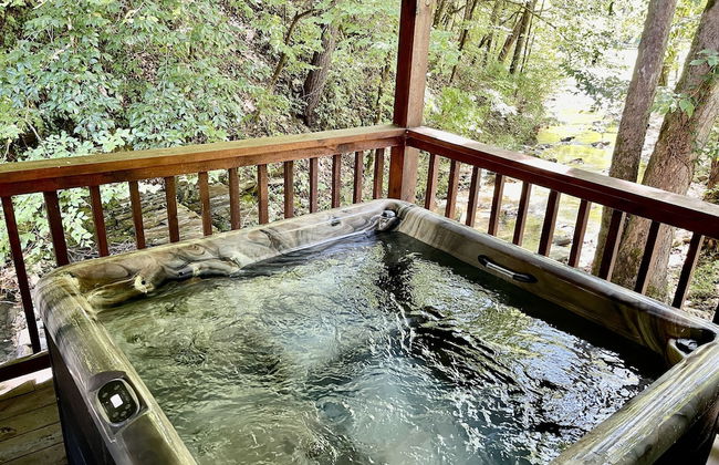 Creekside 2 Bedroom Cabin by RedAwning - Photo 11