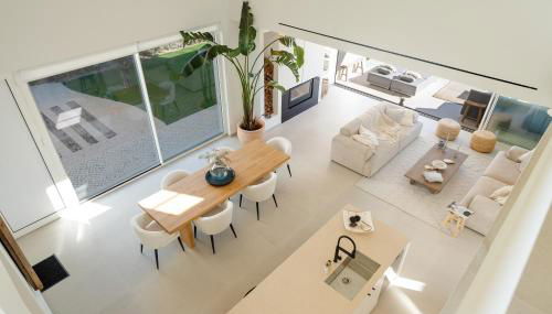 Modern Sea View Villa, Heated Pool,Rooftop Jacuzzi Outdoor Kitchen 12min faro Airport - Foto 2