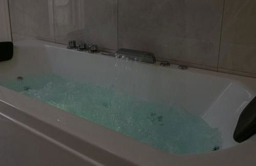 FASHION APARTMENT GOLD Bologna with JACUZZI & CAR GARAGE - Foto 66