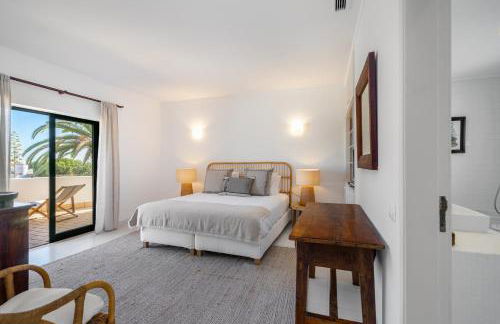 Luxury Private Family Villa with Pool AC & Parking - Foto 17