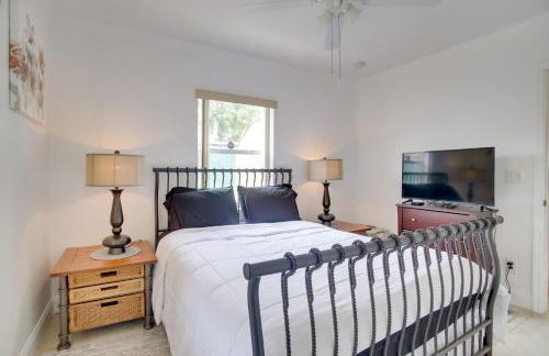 2 Mi to Boardwalk Home with Grill in Dania Beach! - Foto 15