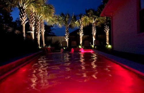 Beautiful Pet Friendly Home! Tropical Pool, Optional Golf Cart & Pool Heat, Minutes to Beach - Foto 61