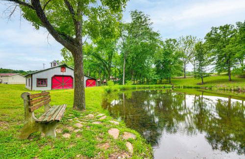 Hike, Swim and Fish Lakefront Cabin in Roach! - Foto 26