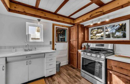 Where We Roam Log Cabin with Mountain Views - Foto 8