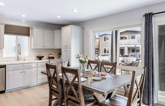 Sandy by Avantstay Oceanview, Steps to Beach Patio w/ Fire Pit + Dining Area - Foto 5