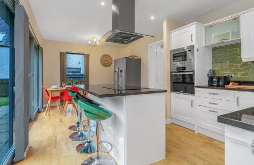 Cheerful Stays: 4 Bedroom Cottage in Arrochar - Foto 30