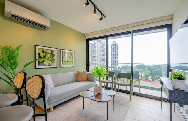 Luxurious 1BR Apartment With Stunning Balcony View - Photo 1