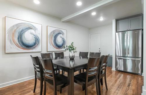 4 Bedroom Plaza Charmer Pet Friendly - Photo 10