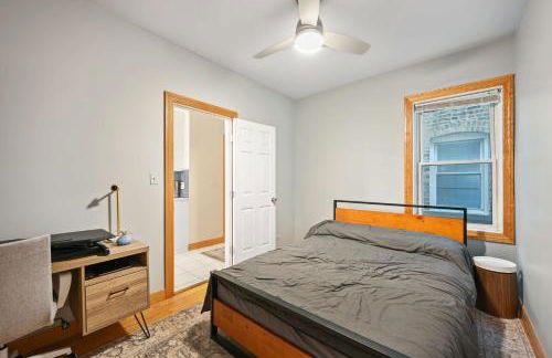 2 Bed Apt w/ Office, Free Parking, Near Wrigley - Foto 14