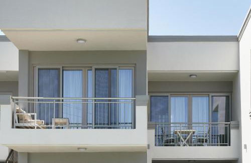 New cozy apartments in Crete Coast with pool and dining area - Photo 35