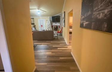 Modern Comfort Near Military Bases & Shopping – Walk to Parks & Lakes! - Foto 7