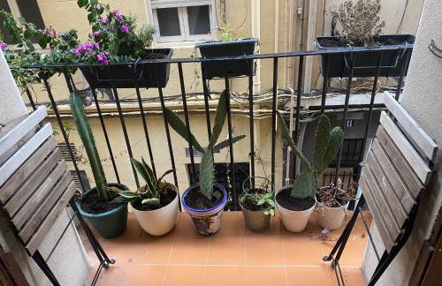 Your Valencia Home - Photo 7