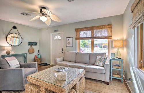 Yard and Hot Tub Historic Lake Worth Cottage! - Photo 6